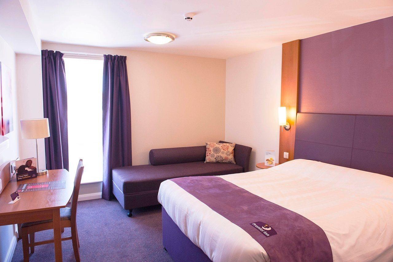 Premier Inn Ebbw Vale Extérieur photo