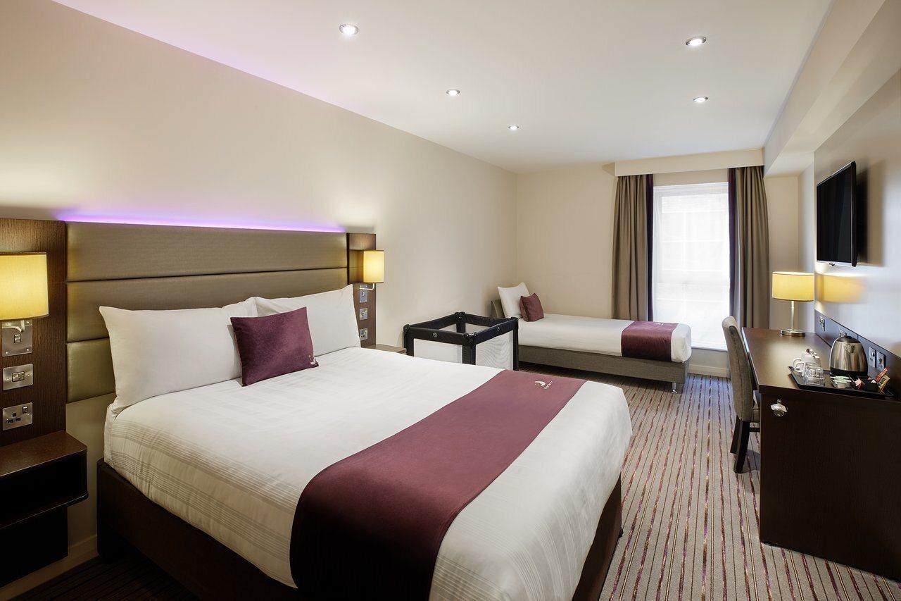 Premier Inn Ebbw Vale Extérieur photo