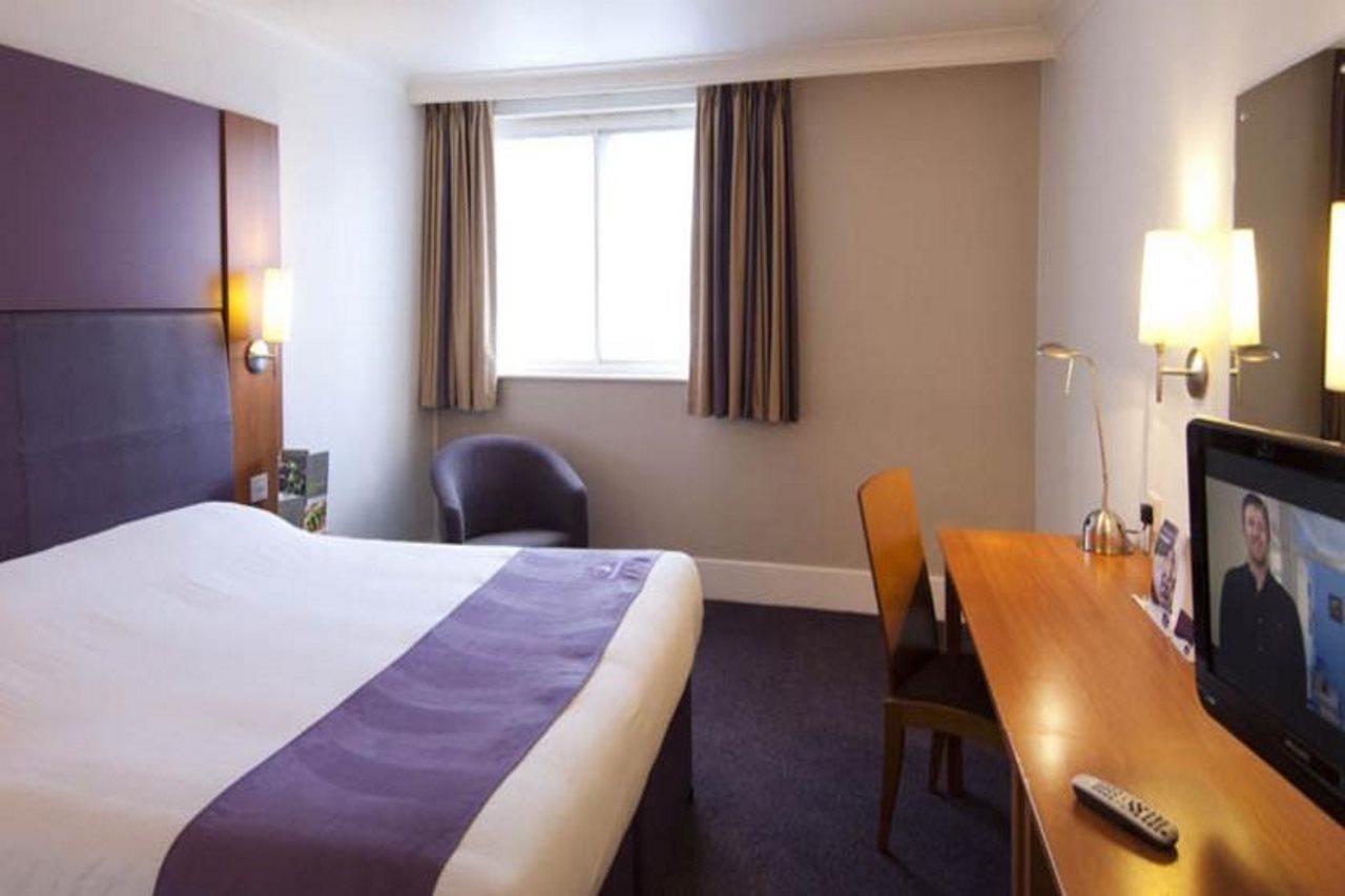 Premier Inn Ebbw Vale Extérieur photo