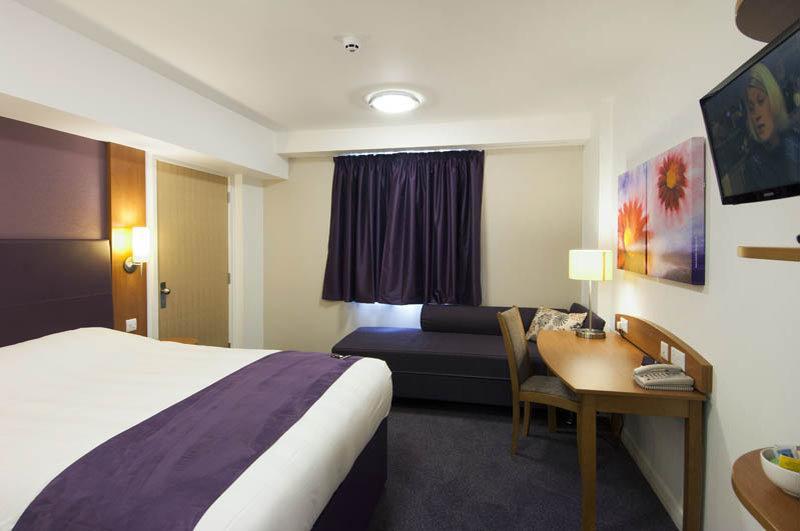 Premier Inn Ebbw Vale Extérieur photo